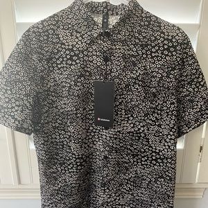 Brand New w Tag Commission short sleeve shirt